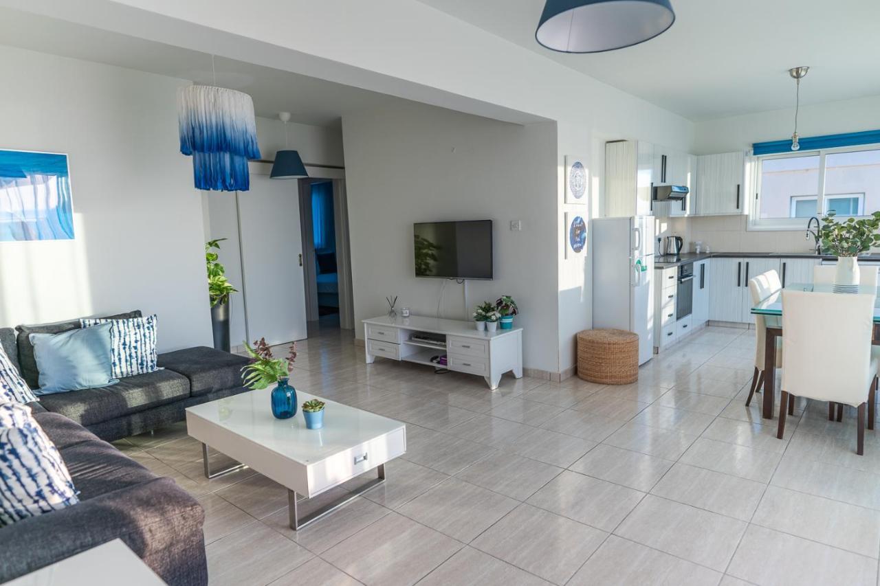 Ferienwohnung Makenzy Seaview Penthouse Larnaka Exterior foto