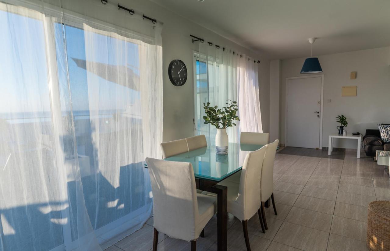 Ferienwohnung Makenzy Seaview Penthouse Larnaka Exterior foto
